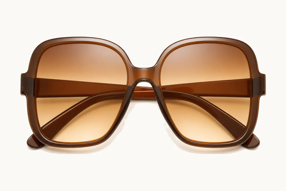 Oversized glasses frames, a flattering shape for a heart face